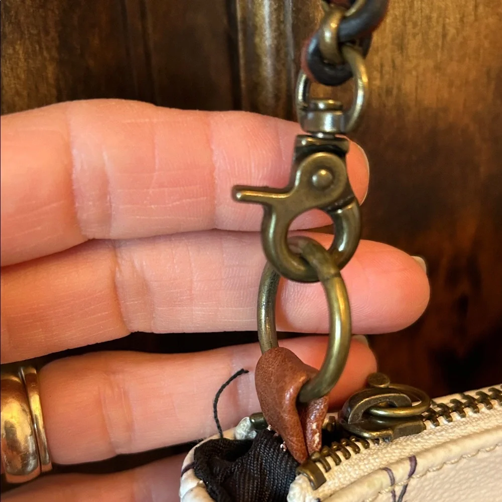 Elliott Lucca White and Red Floral Crossbody Bag - Picture 2 of 11